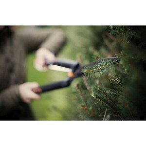 Foarfeca pentru gard viu FISKARS HS22 SingleStep, otel, negru Foarfeca pentru gard viu FISKARS HS22 SingleStep, otel, negru