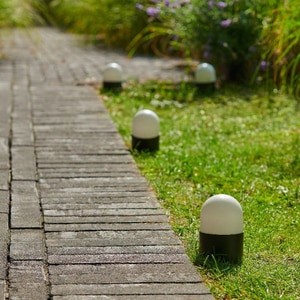 Set 4 lampi solare Bollard Stake, IP44, negru Set 4 lampi solare Bollard Stake, IP44, negru