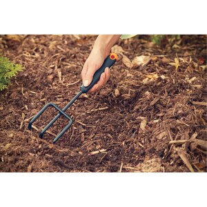 Cultivator FISKARS Ergo, otel, negru Cultivator FISKARS Ergo, otel, negru