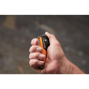 Cutit utilitar FISKARS CarbonMax, pliabil, metal, negru Cutit utilitar FISKARS CarbonMax, pliabil, metal, negru