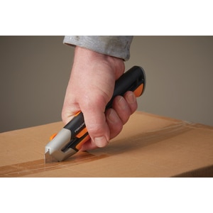Cutit Snap-off FISKARS CarbonMax, 25mm, metal, negru Cutit Snap-off FISKARS CarbonMax, 25mm, metal, negru