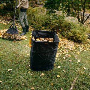 Sac gradina FISKARS PopUp Ergo, 219l, textil, negru Sac gradina FISKARS PopUp Ergo, 219l, textil, negru