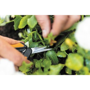 Foarfeca micro-tip FISKARS Solid SP13, otel inoxidabil, negru Foarfeca micro-tip FISKARS Solid SP13, otel inoxidabil, negru