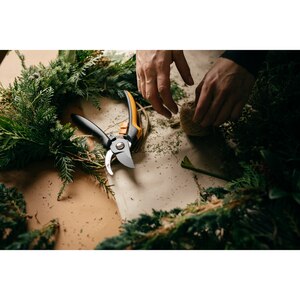 Foarfeca FISKARS Solid, marimea L, pas cu pas P341, otel, negru Foarfeca FISKARS Solid, marimea L, pas cu pas P341, otel, negru