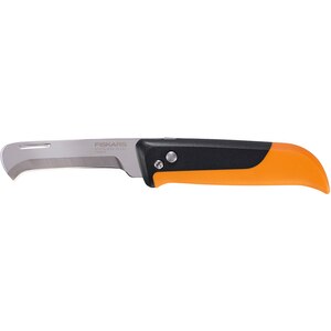 Cutit pliabil FISKARS K80 X-series, otel inoxidabil, negru Cutit pliabil FISKARS K80 X-series, otel inoxidabil, negru