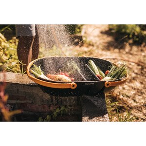 Cos de gradina FISKARS Plus, plastic, negru Cos de gradina FISKARS Plus, plastic, negru