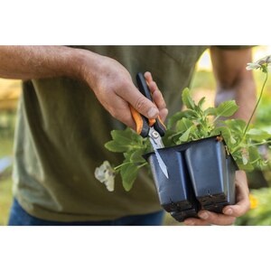 Foarfeca FISKARS Solid MultiTask SP320, otel inoxidabil, negru Foarfeca FISKARS Solid MultiTask SP320, otel inoxidabil, negru