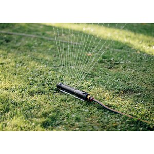 Aspersor oscilant FISKARS Comfort M, 285mp Aspersor oscilant FISKARS Comfort M, 285mp
