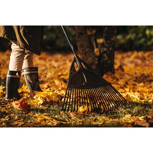 Grebla pentru frunze Fiskars Solid XL 135090, 65cm, aluminiu Grebla pentru frunze Fiskars Solid XL 135090, 65cm, aluminiu