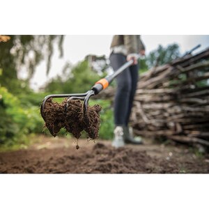 Cultivator cu 3 dinti FISKARS QuikFit 136511, 30.5cm, otel Cultivator cu 3 dinti FISKARS QuikFit 136511, 30.5cm, otel