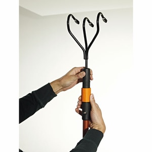 Cultivator cu 3 dinti FISKARS QuikFit 136511, 30.5cm, otel Cultivator cu 3 dinti FISKARS QuikFit 136511, 30.5cm, otel