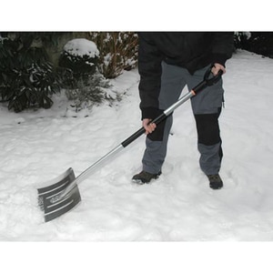 Impingator pentru zapada Fiskars Snow Light 143060, 162cm, aluminiu Impingator pentru zapada Fiskars Snow Light 143060, 162cm, aluminiu