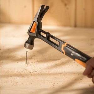 Ciocan universal Fiskars L 156001, 35cm, 0.6kg Ciocan universal Fiskars L 156001, 35cm, 0.6kg