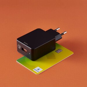 Incarcator retea HAMA 201641, 19.5W, 1xUSB-A, Quick Charge 3.0, negru Incarcator retea HAMA 201641, 19.5W, 1xUSB-A, Quick Charge 3.0, negru