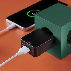 Incarcator retea HAMA 201641, 19.5W, 1xUSB-A, Quick Charge 3.0, negru Incarcator retea HAMA 201641, 19.5W, 1xUSB-A, Quick Charge 3.0, negru