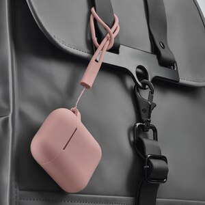 Husa pentru Apple AirPods 1st/2nd Gen HAMA Fantastic Feel, roz Husa pentru Apple AirPods 1st/2nd Gen HAMA Fantastic Feel, roz