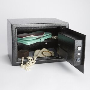 Seif digital SMITH AND LOCKE, 25x35x25 cm, negru Seif digital SMITH AND LOCKE, 25x35x25 cm, negru