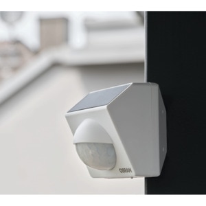 Senzor de miscare OSRAM, IP65, Wi-Fi, incarcare solara, alb Senzor de miscare OSRAM, IP65, Wi-Fi, incarcare solara, alb