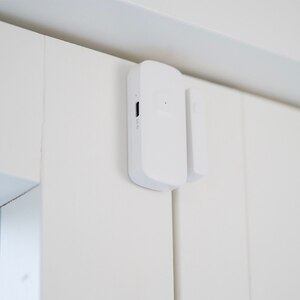 Senzor pentru usa/fereastra OSRAM Smart+, Wi-Fi, IP20, alb Senzor pentru usa/fereastra OSRAM Smart+, Wi-Fi, IP20, alb
