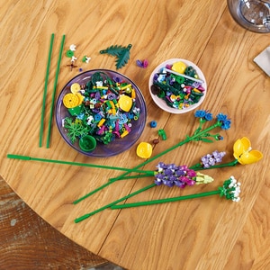 LEGO Botanicals: Buchet de flori de camp 10313, 18 ani+, 939 piese LEGO Botanicals: Buchet de flori de camp 10313, 18 ani+, 939 piese