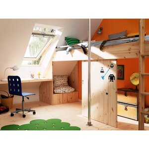 Fereastra mansarda VELUX Basic GZL CK02, lemn, operare de sus, 55 x 78 cm, gri antracit Fereastra mansarda VELUX Basic GZL CK02, lemn, operare de sus, 55 x 78 cm, gri antracit