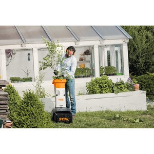 Tocator resturi vegetale STIHL GHE 105, 2200W, 2800RPM, IPX4 Tocator resturi vegetale STIHL GHE 105, 2200W, 2800RPM, IPX4