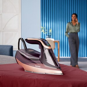 Fier de calcat PHILIPS Azur 8000 DST8040/30, 3000W, 260g/min, 350ml, talpa SteamGlide Elite, mov-auriu Fier de calcat PHILIPS Azur 8000 DST8040/30, 3000W, 260g/min, 350ml, talpa SteamGlide Elite, mov-auriu