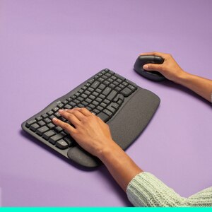 Kit tastatura si mouse Wireless LOGITECH Wave Keys and Lift Combo, USB, Layout US, negru Kit tastatura si mouse Wireless LOGITECH Wave Keys and Lift Combo, USB, Layout US, negru