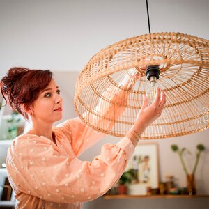Bec LED filament PHILIPS, A60, E27, 5.2W, 2700K, 1095lm, lumina calda Bec LED filament PHILIPS, A60, E27, 5.2W, 2700K, 1095lm, lumina calda