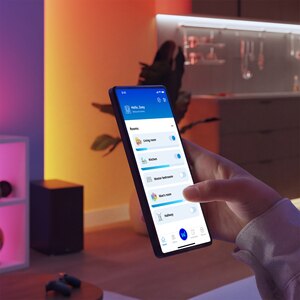 Pachet PHILIPS Smart Screen Sync, camera + banda LED RGB, pentru TV 40-50", 15W, 200lm, 2.7 m Pachet PHILIPS Smart Screen Sync, camera + banda LED RGB, pentru TV 40-50", 15W, 200lm, 2.7 m