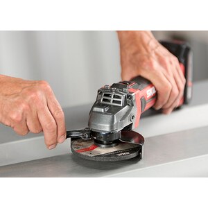 Polizor unghiular (flex) SKIL TOOLS 3920 CA, 18 V, 8500RPM, 115mm, fara acumulator Polizor unghiular (flex) SKIL TOOLS 3920 CA, 18 V, 8500RPM, 115mm, fara acumulator