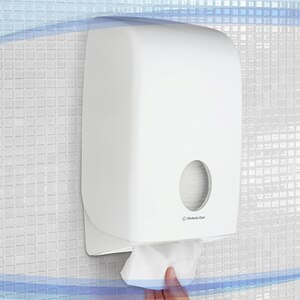 Dispenser prosoape de hartie AQUARIUS Kimberly-Clark 6945, plastic, alb Dispenser prosoape de hartie AQUARIUS Kimberly-Clark 6945, plastic, alb