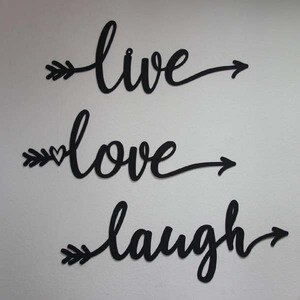 Decoratiune perete Live Love Laugh, 55 x 20 cm, metal, negru Decoratiune perete Live Love Laugh, 55 x 20 cm, metal, negru