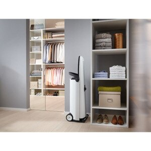 Statie de calcat MIELE FashionMaster B 3847, 2200W, 100g/min, 1.25l, talpa ceramica, alb-negru Statie de calcat MIELE FashionMaster B 3847, 2200W, 100g/min, 1.25l, talpa ceramica, alb-negru