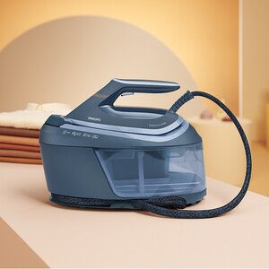 Statie de calcat PHILIPS Seria 6000 PSG6042/20, 2400W, 550g/min, 1.8l, talpa SteamGlide Advanced, albastru Statie de calcat PHILIPS Seria 6000 PSG6042/20, 2400W, 550g/min, 1.8l, talpa SteamGlide Advanced, albastru