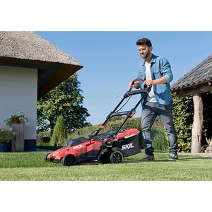 Masina de tuns iarba SKIL GM1E0140BA, 40V, sac 50l + 2 acumulatori si incarcator Masina de tuns iarba SKIL GM1E0140BA, 40V, sac 50l + 2 acumulatori si incarcator