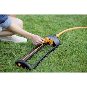 Aspersor economic FISKARS 1023662, 150 - 300 mp Aspersor economic FISKARS 1023662, 150 - 300 mp