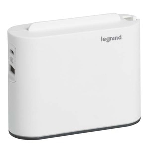 Adaptor priza LEGRAND L049401, 2 prize, 2 x USB, alb Adaptor priza LEGRAND L049401, 2 prize, 2 x USB, alb