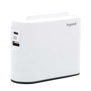 Adaptor priza LEGRAND L049401, 2 prize, 2 x USB, alb Adaptor priza LEGRAND L049401, 2 prize, 2 x USB, alb