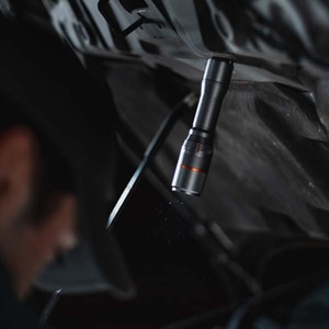Lanterna LED NEBO Newton 1000 NEB-FLT-0018-G, 1000 lumeni, Acumulator 2000mAh, gri Lanterna LED NEBO Newton 1000 NEB-FLT-0018-G, 1000 lumeni, Acumulator 2000mAh, gri