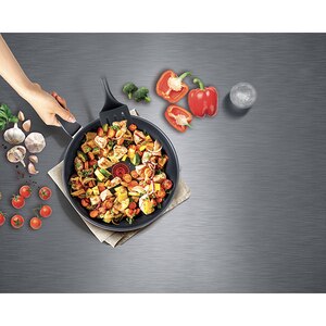Cratita TEFAL XL Force C3853253, 24cm, 3l, aluminiu, negru Cratita TEFAL XL Force C3853253, 24cm, 3l, aluminiu, negru