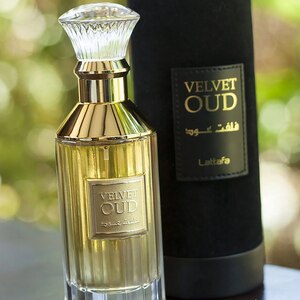 Apa de parfum LATTAFA PERFUMES Velvet Oud, Unisex, 100ml Apa de parfum LATTAFA PERFUMES Velvet Oud, Unisex, 100ml