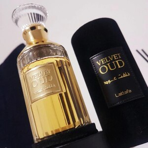 Apa de parfum LATTAFA PERFUMES Velvet Oud, Unisex, 100ml Apa de parfum LATTAFA PERFUMES Velvet Oud, Unisex, 100ml