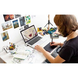 Tableta grafica WACOM One Small CTL-472-S, negru-rosu Tableta grafica WACOM One Small CTL-472-S, negru-rosu