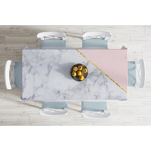 Fata de masa Marble, poliester + bumbac, 140 x 180 cm, roz-gri Fata de masa Marble, poliester + bumbac, 140 x 180 cm, roz-gri