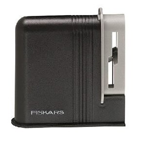 Dispozitiv pentru ascutit foarfeci FISKARS Functional Form 1000812, negru Dispozitiv pentru ascutit foarfeci FISKARS Functional Form 1000812, negru