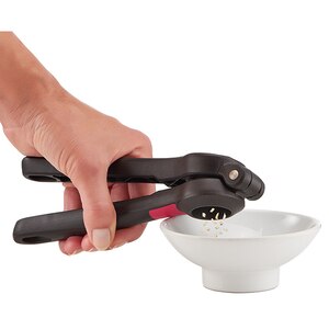 Presa usturoi TEFAL Ingenio K2072614, plastic, negru Presa usturoi TEFAL Ingenio K2072614, plastic, negru