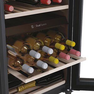 Racitor de vinuri HAIER HWS42GDAU1, 42 sticle, H 82 cm, Clasa G, Wi-Fi, negru Racitor de vinuri HAIER HWS42GDAU1, 42 sticle, H 82 cm, Clasa G, Wi-Fi, negru