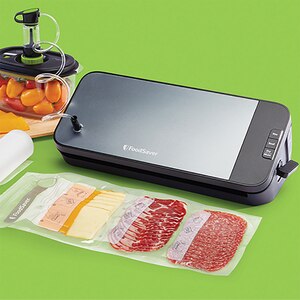 Aparat de vidat FOODSAVER VS2190X-01, 110W, argintiu-negru Aparat de vidat FOODSAVER VS2190X-01, 110W, argintiu-negru
