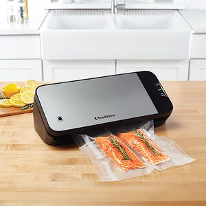 Aparat de vidat FOODSAVER VS2190X-01, 110W, argintiu-negru Aparat de vidat FOODSAVER VS2190X-01, 110W, argintiu-negru